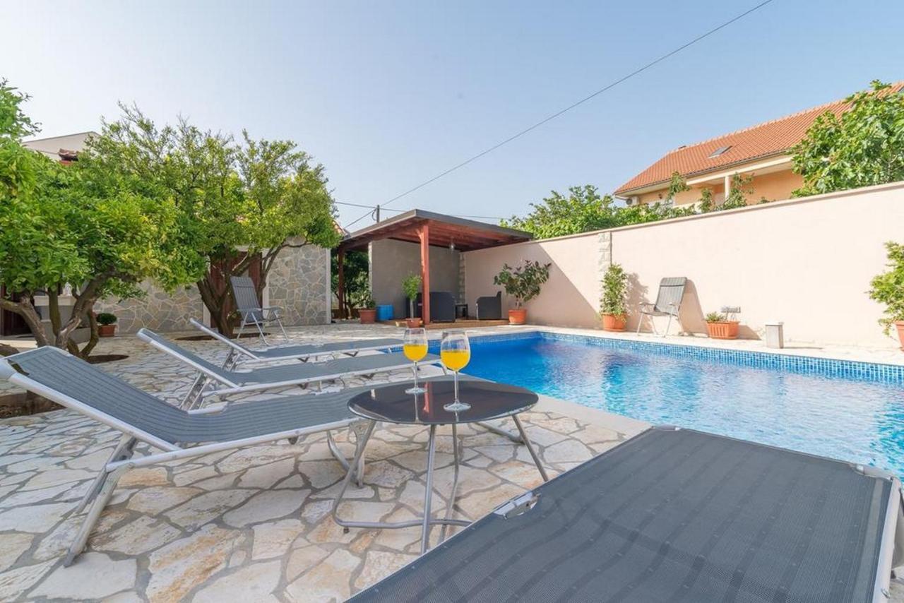 Apartments Villa Odesa With Shared Pool زادار المظهر الخارجي الصورة