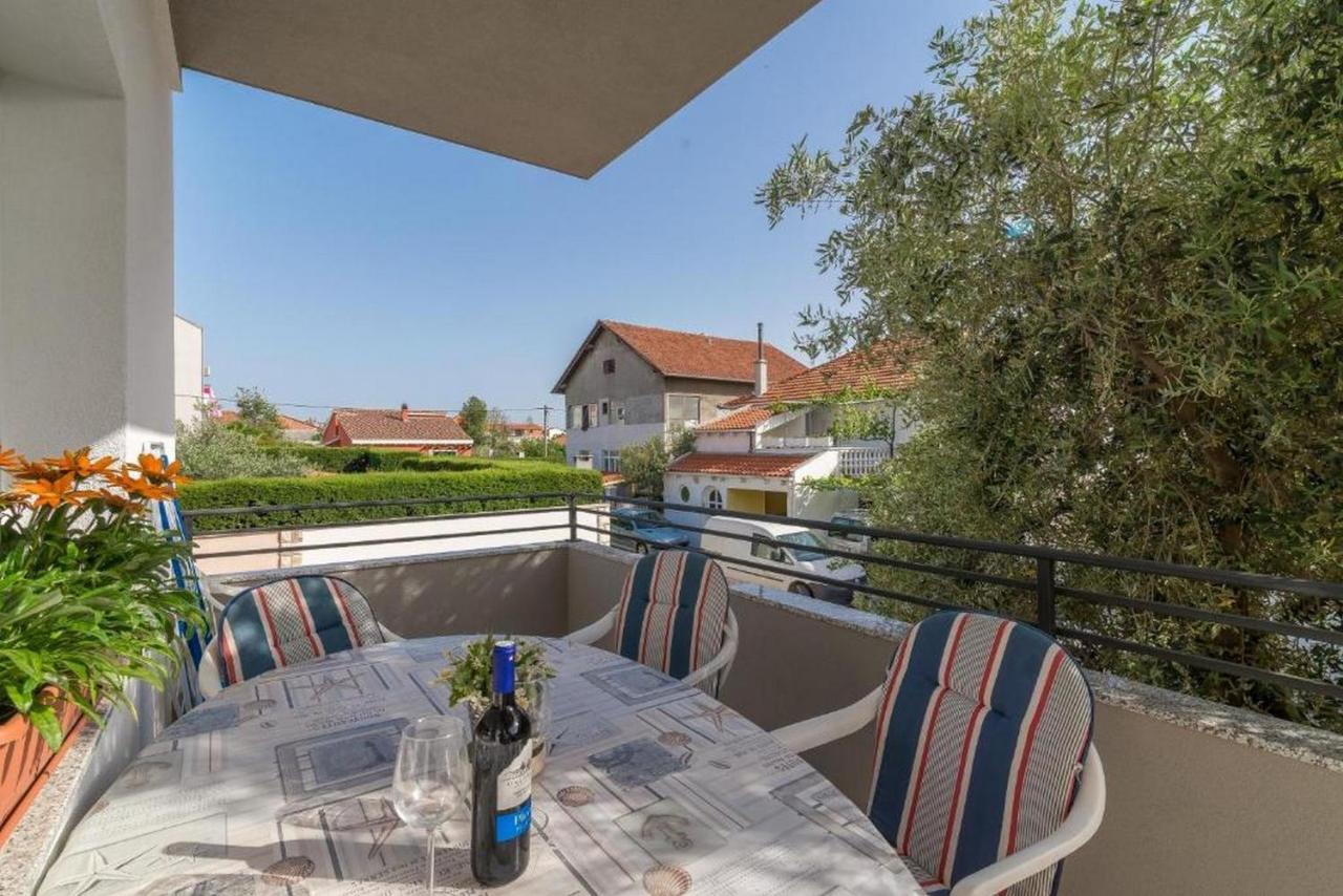 Apartments Villa Odesa With Shared Pool زادار المظهر الخارجي الصورة