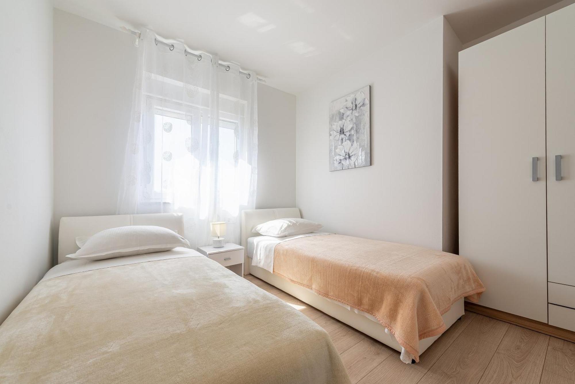 Apartments Villa Odesa With Shared Pool زادار الغرفة الصورة