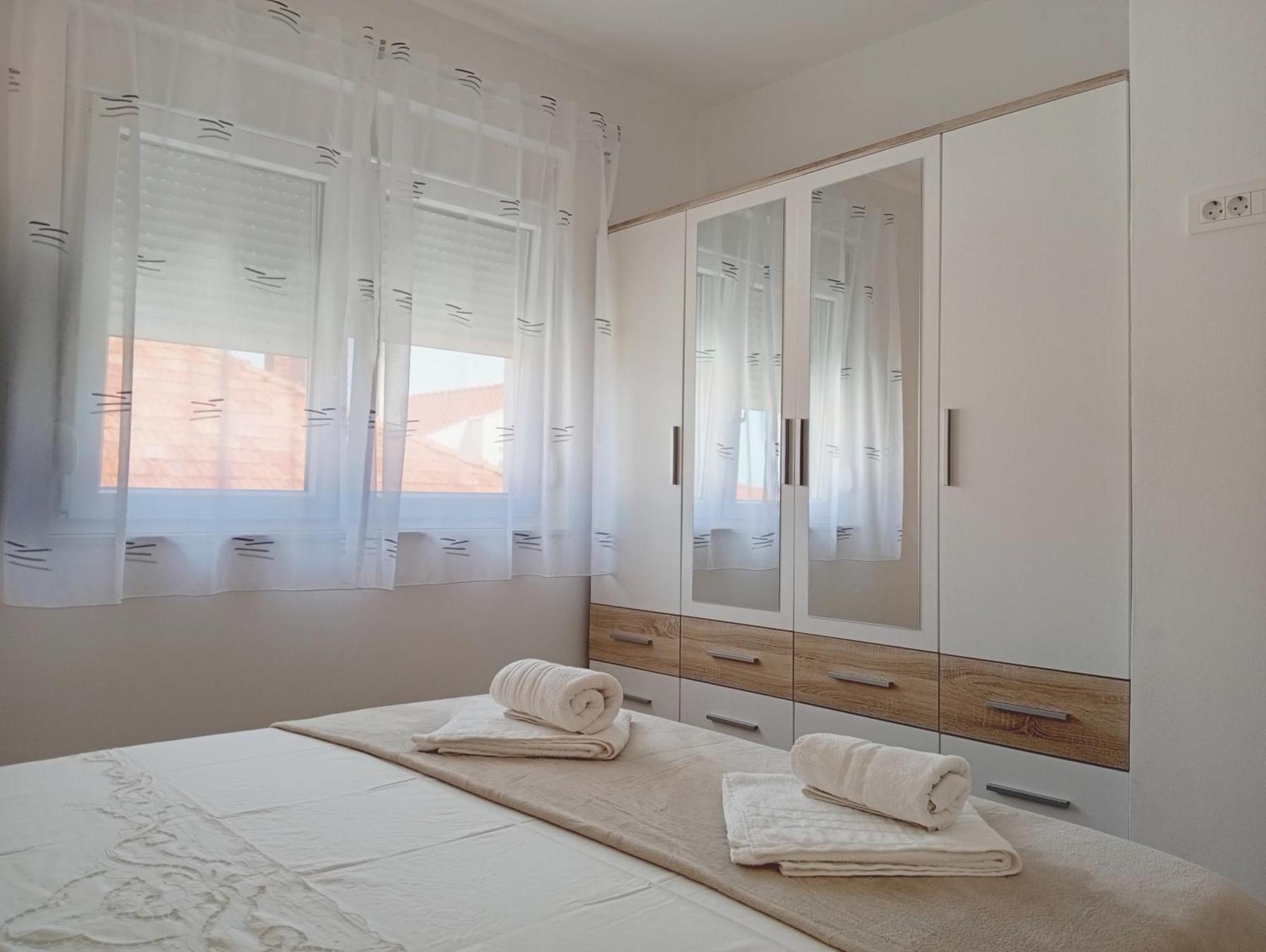Apartments Villa Odesa With Shared Pool زادار المظهر الخارجي الصورة